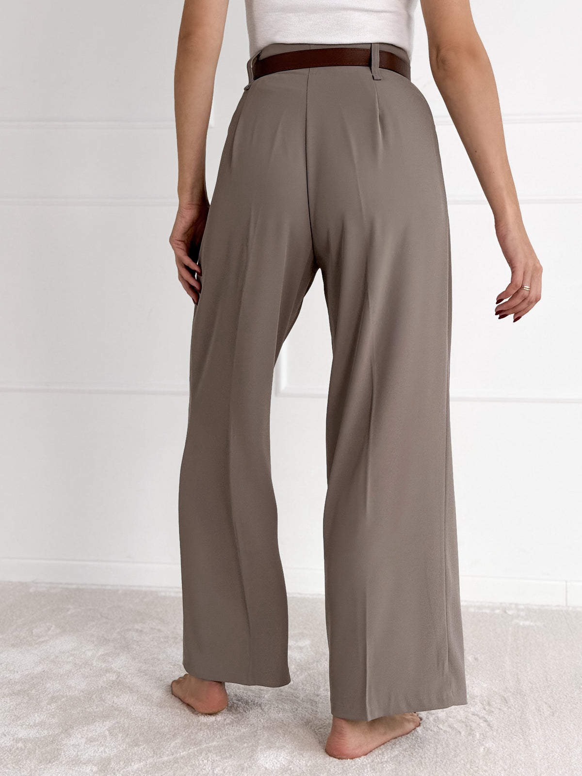 Moteriškos klasikinės kelnės su diržu LUCIAN Pilka