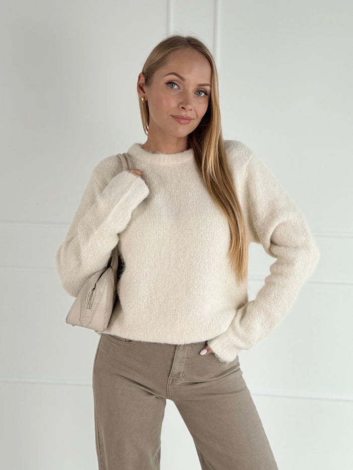 Moteriškas šiltas megztinis su vilna DAMON Balta