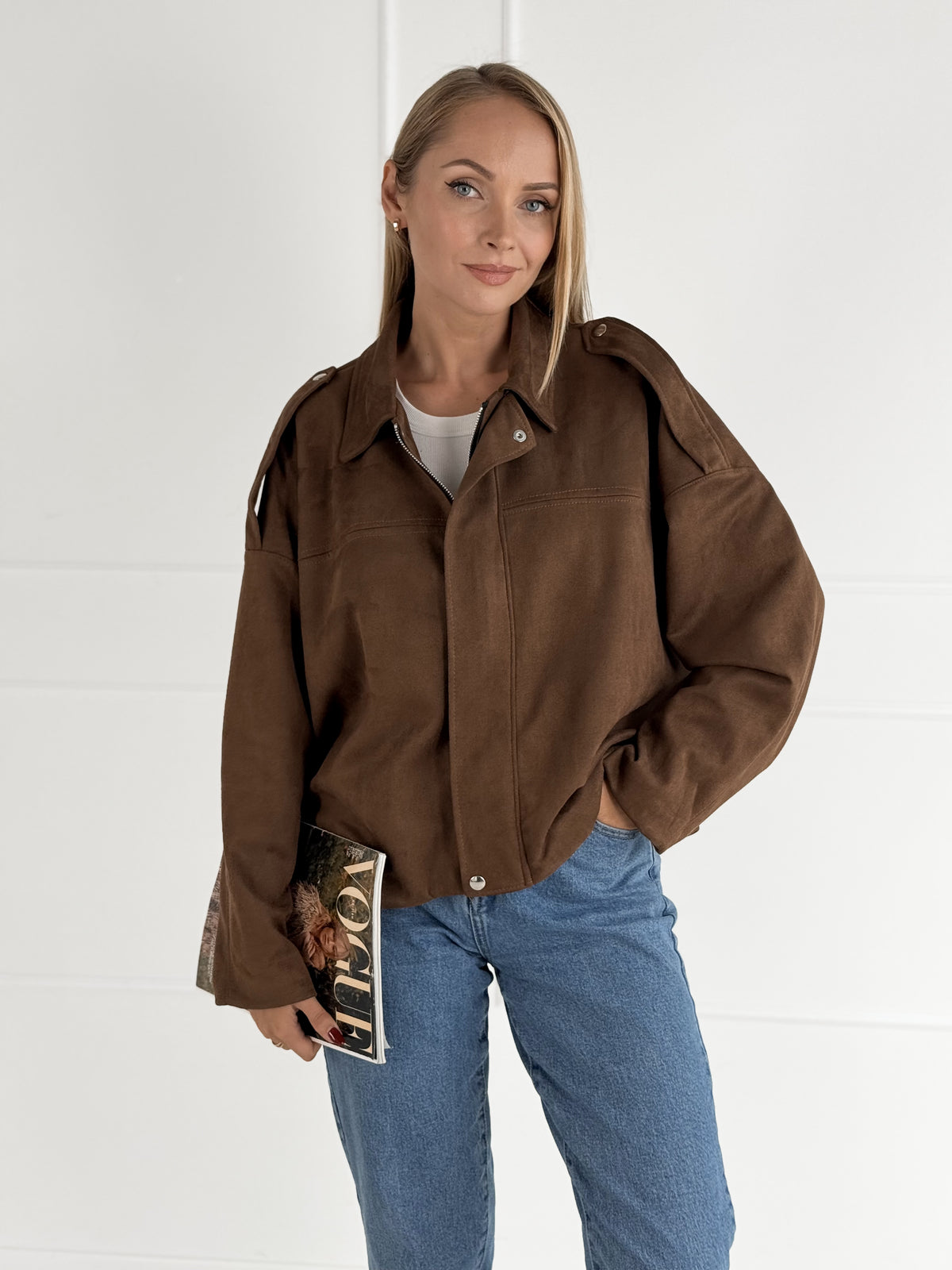 Moteriškas zomšos imitacijos švarkas NIVORA Tamsiai ruda