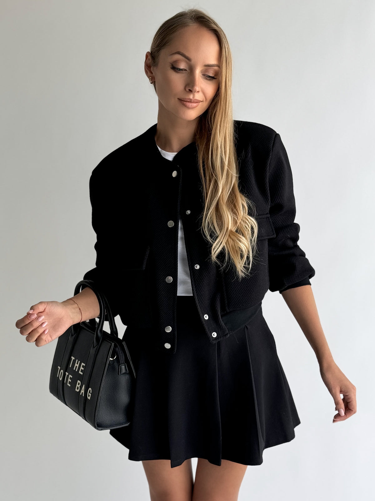 moteriskas-italiskas-bomber-stiliaus-uzsagstomas-svarkas-west-juoda