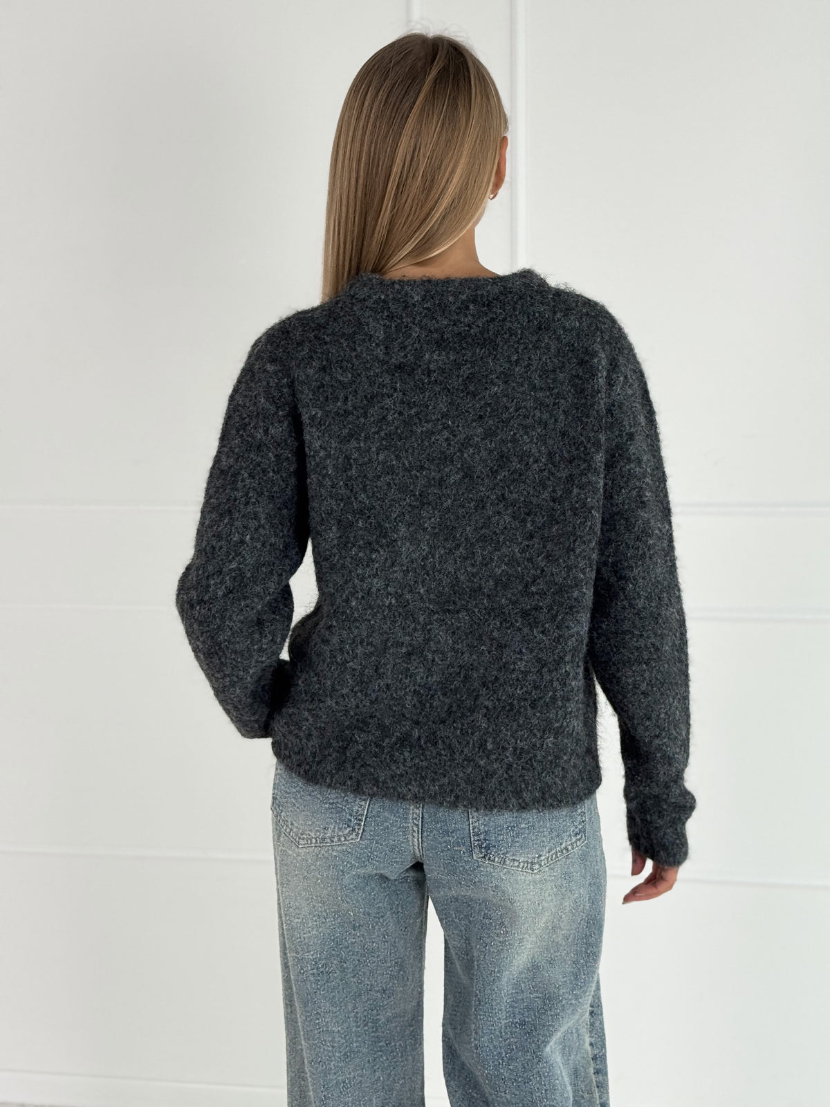 Moteriškas šiltas megztinis su vilna DAMON Pilka