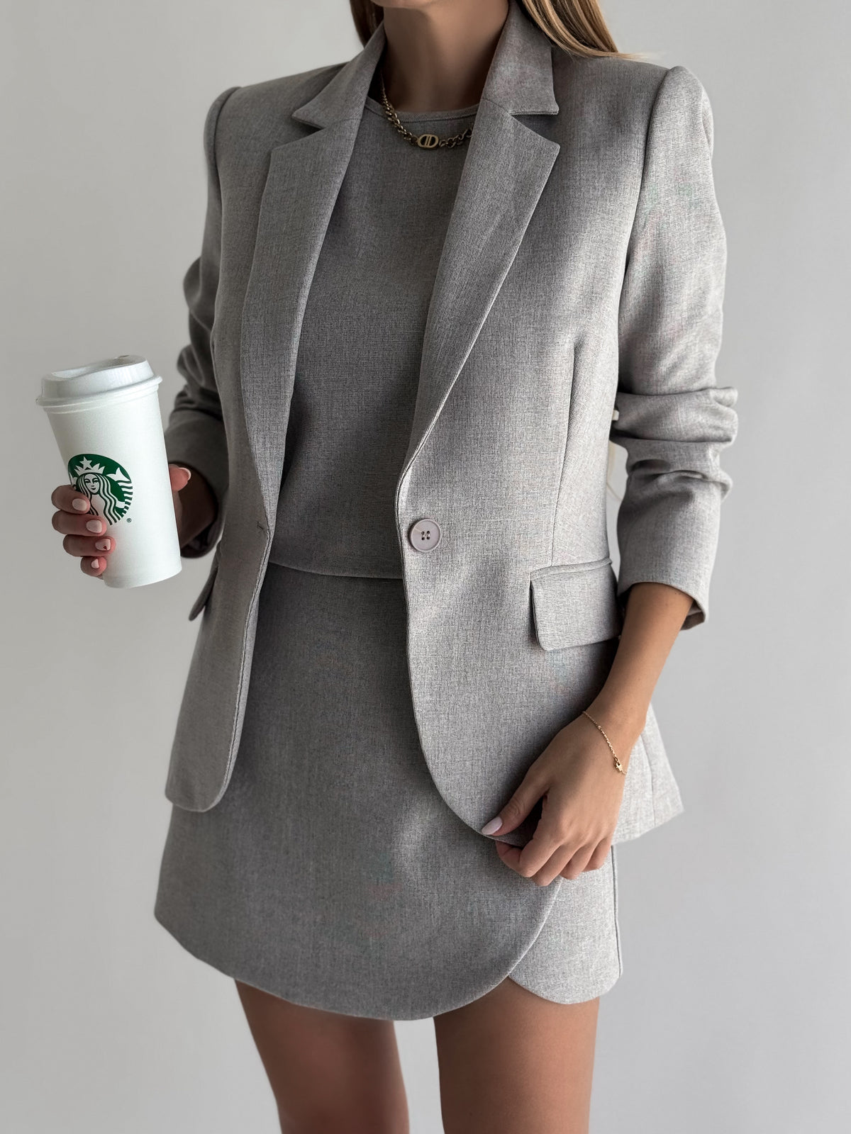 moteriskas-klasikinis-svarkas-julieta-pilka