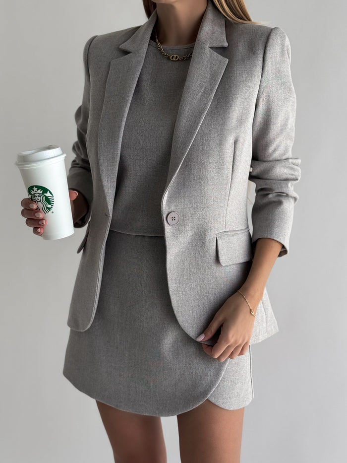 moteriskas-klasikinis-svarkas-julieta-pilka