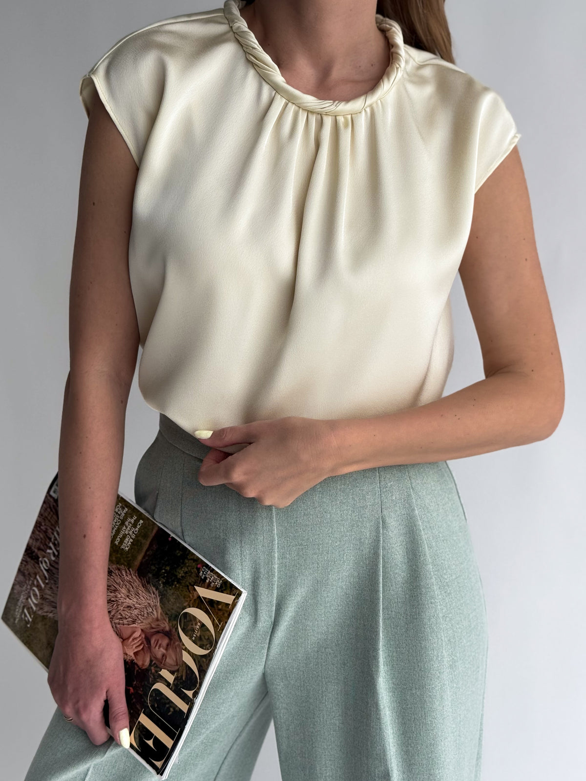 Moteriška puošni satino palaidinė MADONNA Geltona