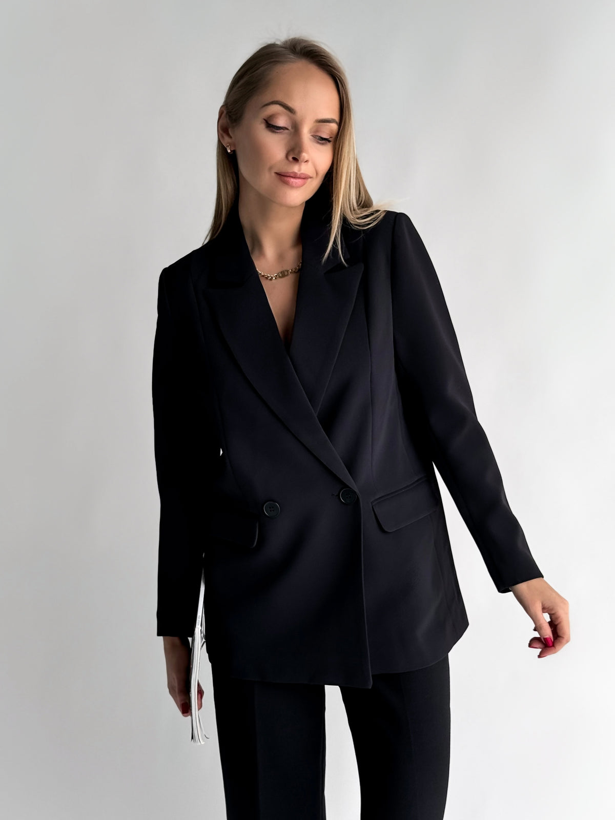 Moteriškas klasikinis švarkas CAMEROON Juoda