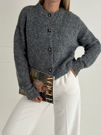 Moteriškas šiltas megztinis su vilna CAMIEL Pilka