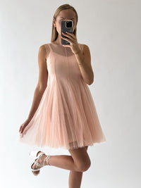 Moteriška proginė suknelė