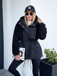 Moteriška vidutinio ilgio teddy striukė su gobtuvu RONEY Juoda