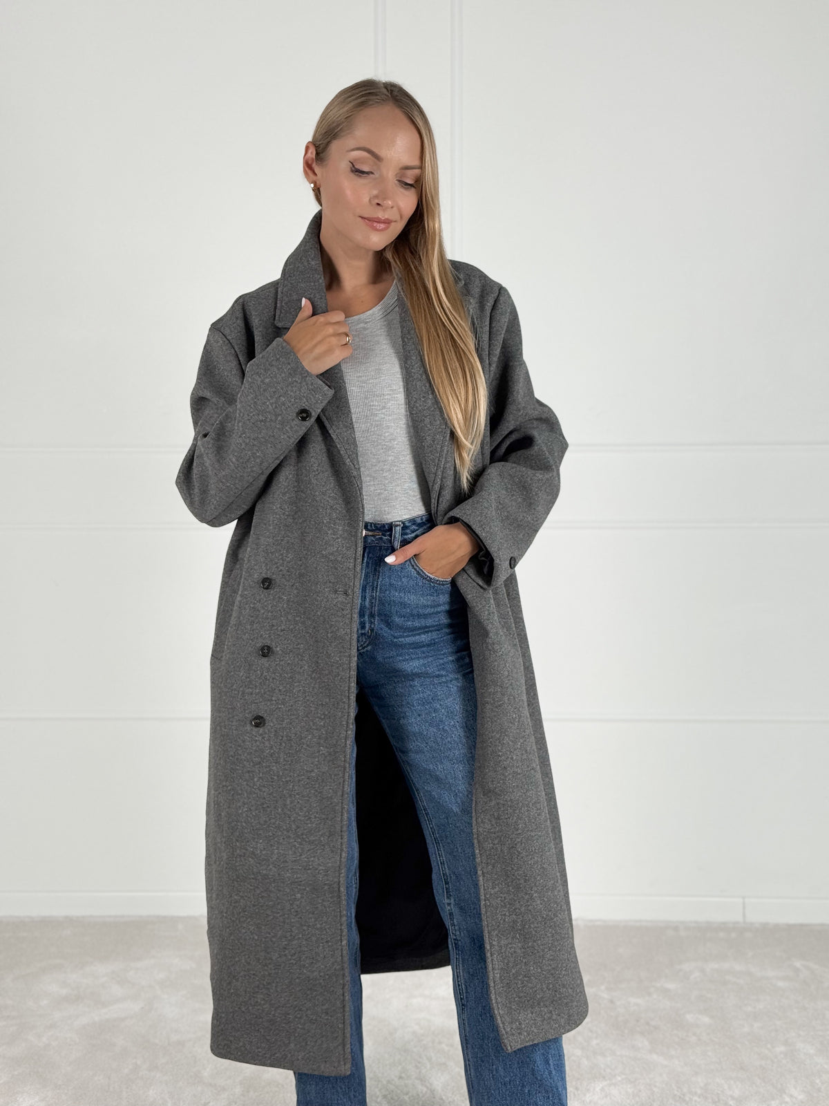 Moteriškas ilgas paltas URBAN Pilka