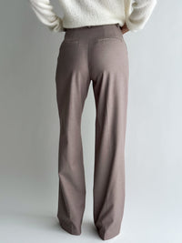 moteriskos-placios-klasikines-kelnes-veronica-kapucino