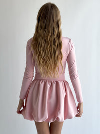 Moteriška trumpa proginė suknelė COLTON Šviesiai rožinė