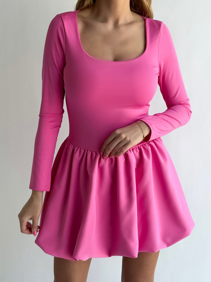 Moteriška trumpa proginė suknelė COLTON Rožinė