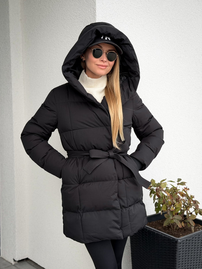 Moteriška vidutinio ilgio striukė su gobtuvu ECHO Juoda