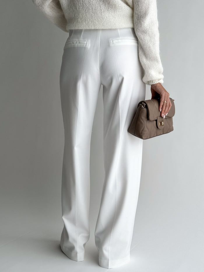 moteriskos-placios-klasikines-kelnes-veronica-balta