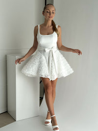 Moteriška itališka proginė suknelė DIODORA Balta