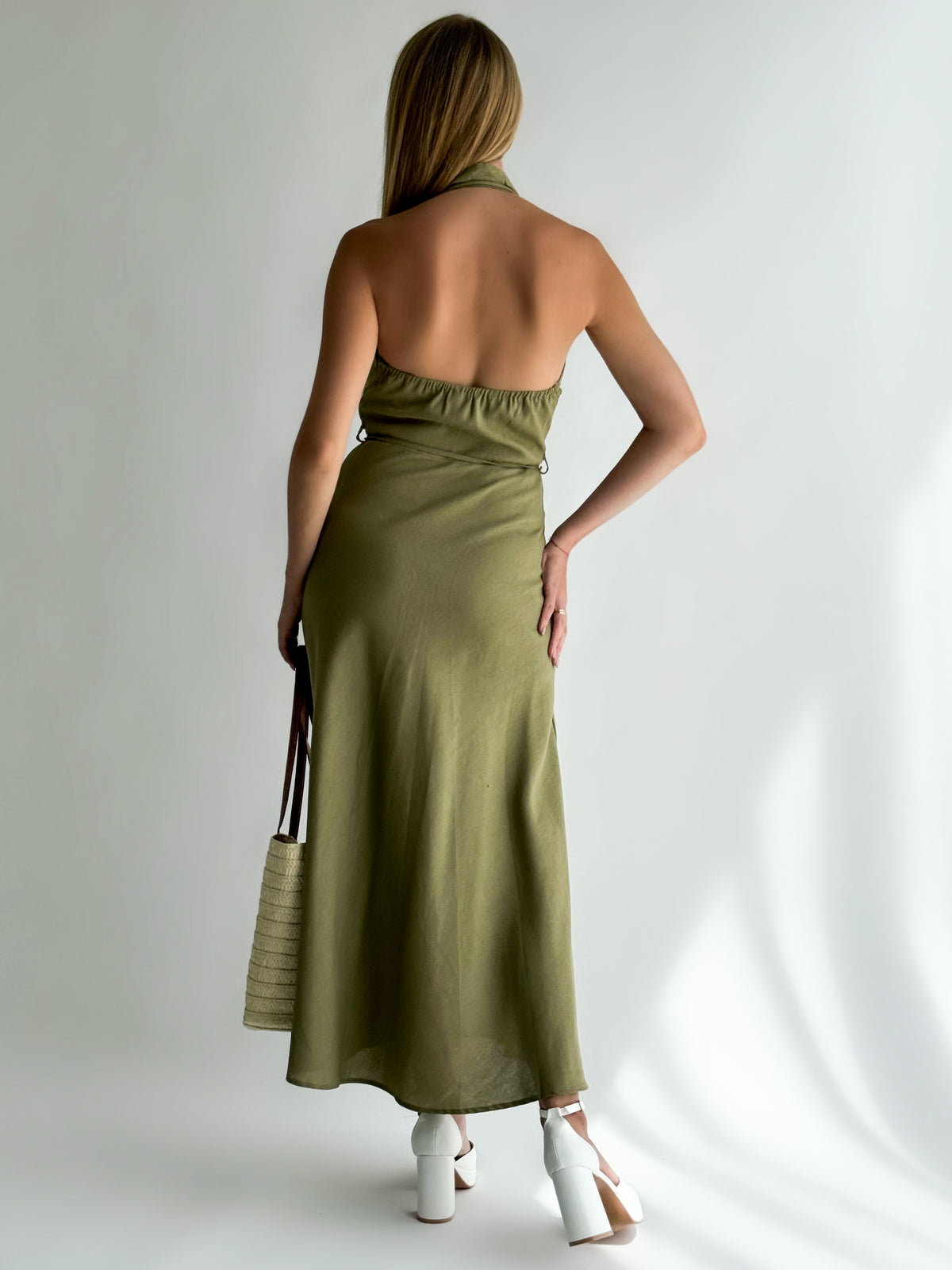 moteriska-linine-suknele-olesya-chaki