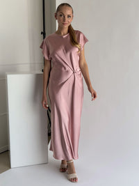 Moteriška ilga itališka satino suknelė VERONA Rožinė