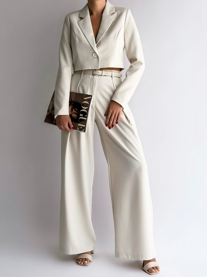 moteriskos-placios-kelnes-su-dirzu-hazo-sviesiai-kremine