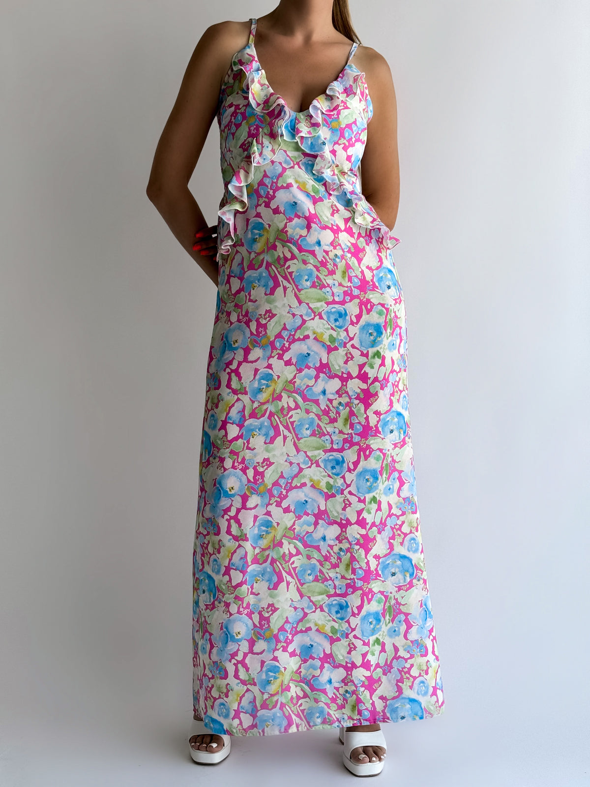 moteriska-ilga-geleta-suknele-ema-melyna