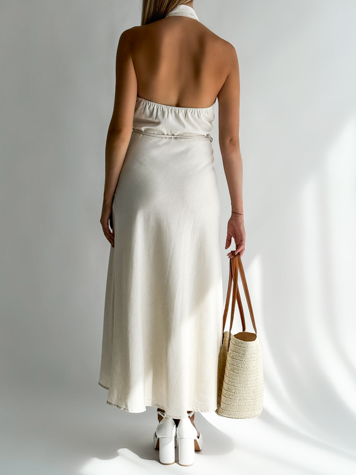 moteriska-linine-suknele-olesya-kremine