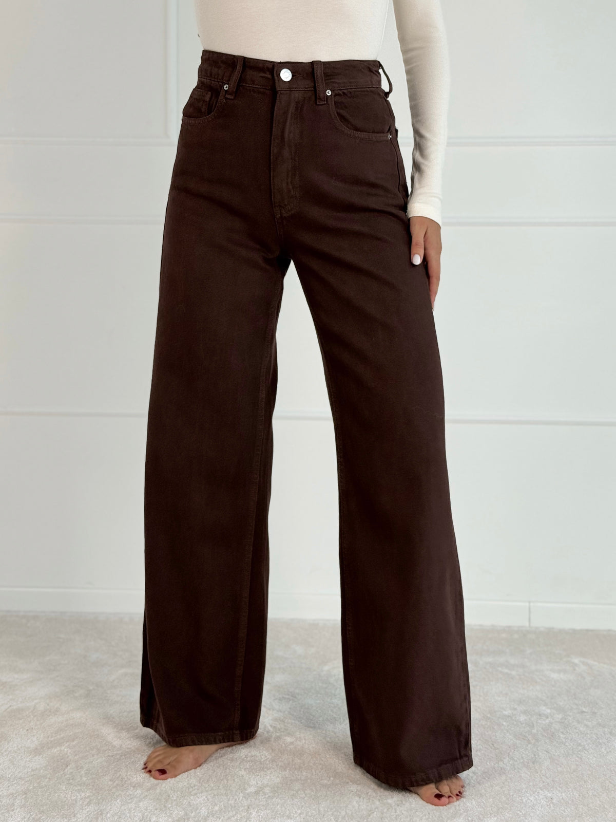 Platėjantys moteriški džinsai aukštu juosmeniu CHICAGO Ruda