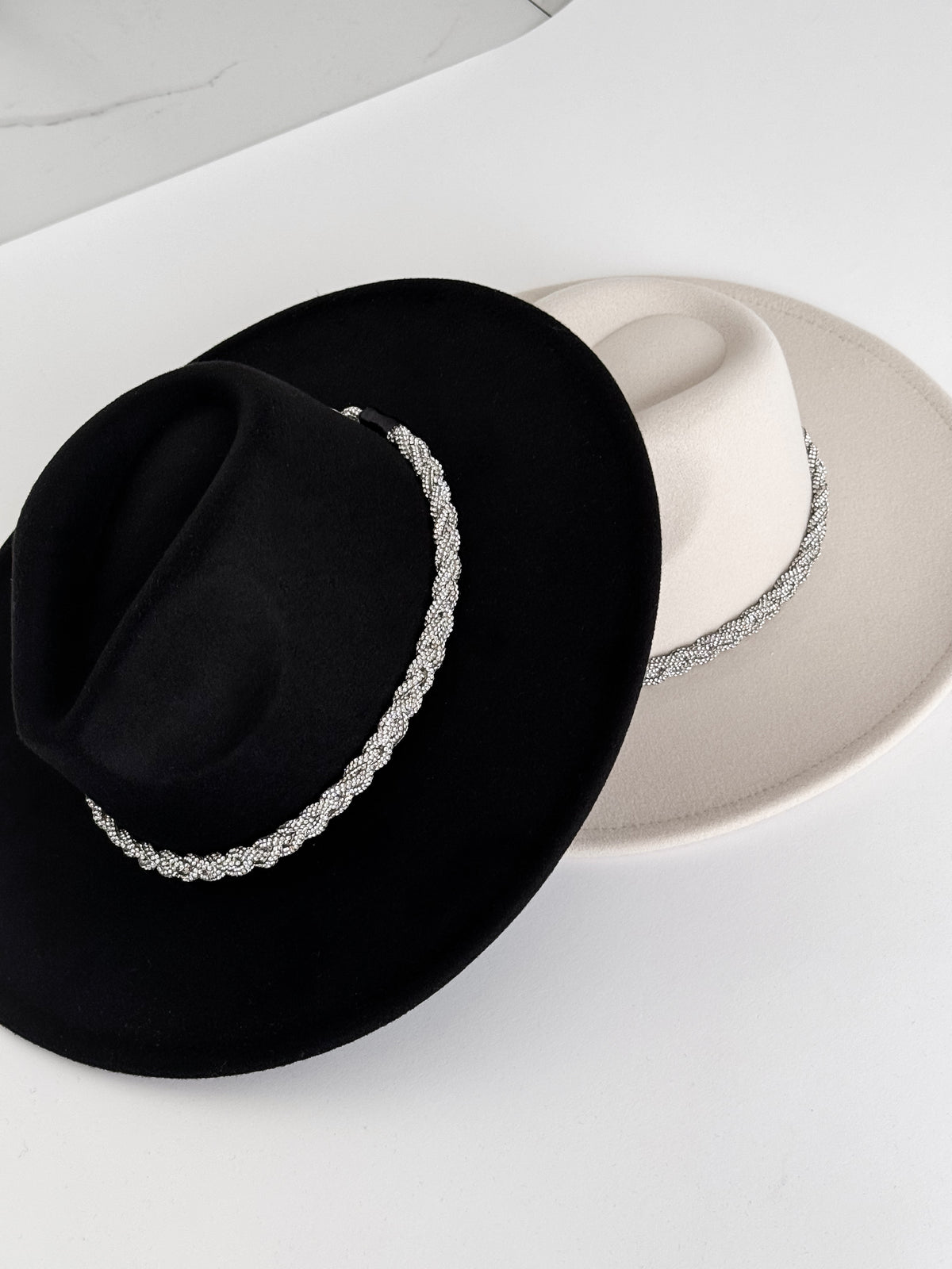 Moteriška skrybėlė EVA Kreminė
