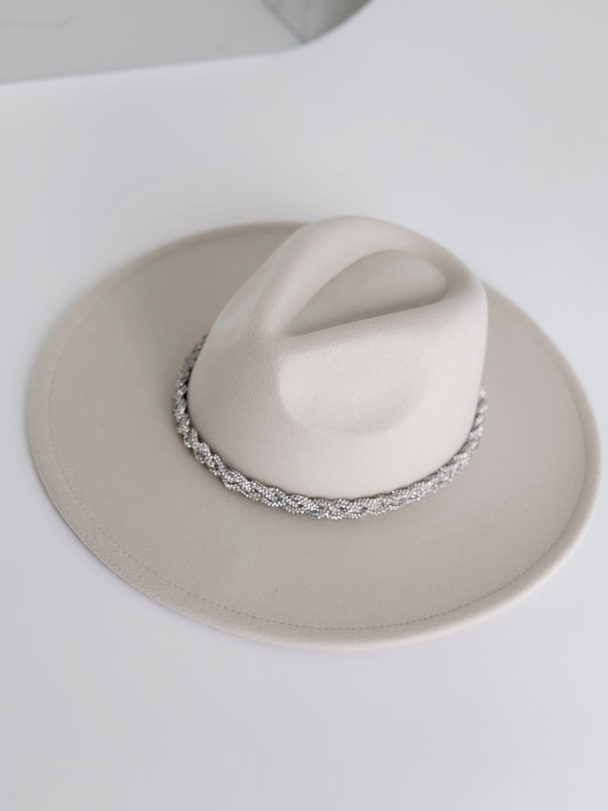 Moteriška skrybėlė EVA Kreminė