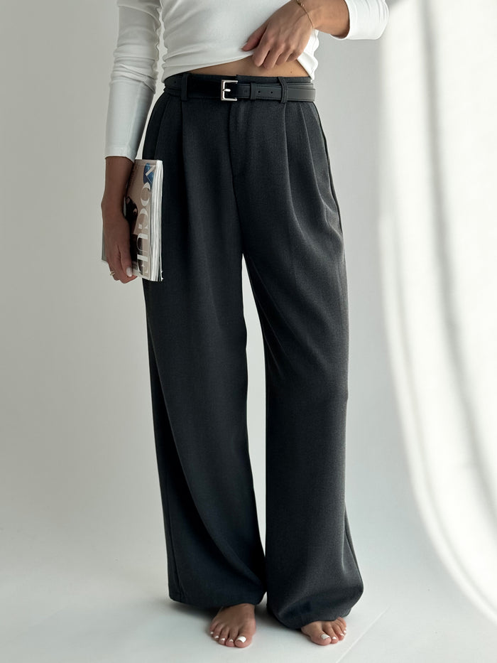 moteriskos-klasikines-kelnes-su-dirzu-moreno-pilka