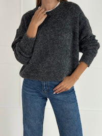 Moteriškas šiltas megztinis su vilna MANNU Pilka