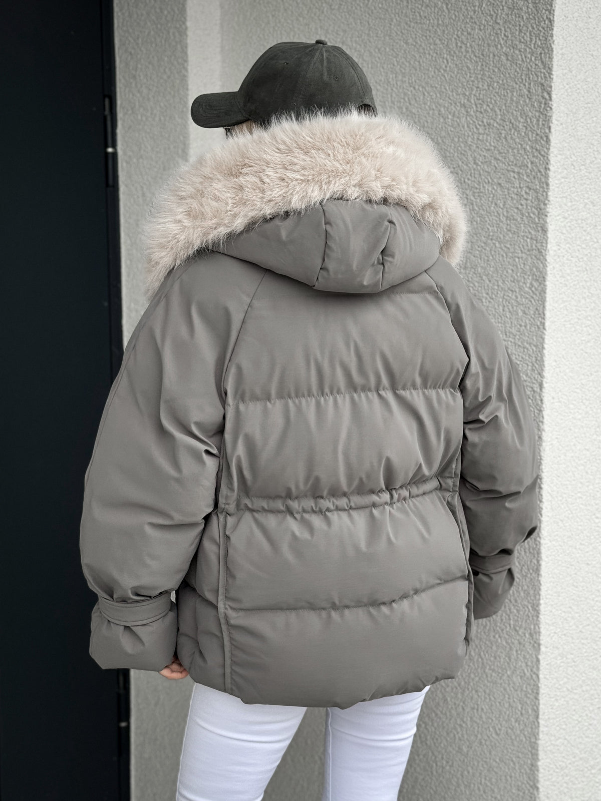 Moteriška šilta striukė su gobtuvu EVERLY Pilka