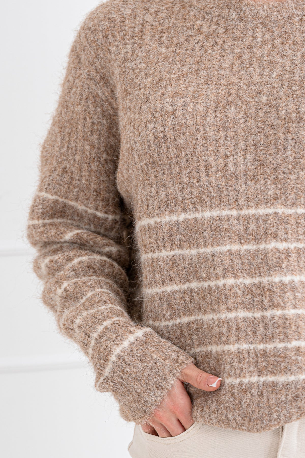 Moteriskas-siltas-megztinis-su-vilna-ODELIA-Sviesiai-ruda