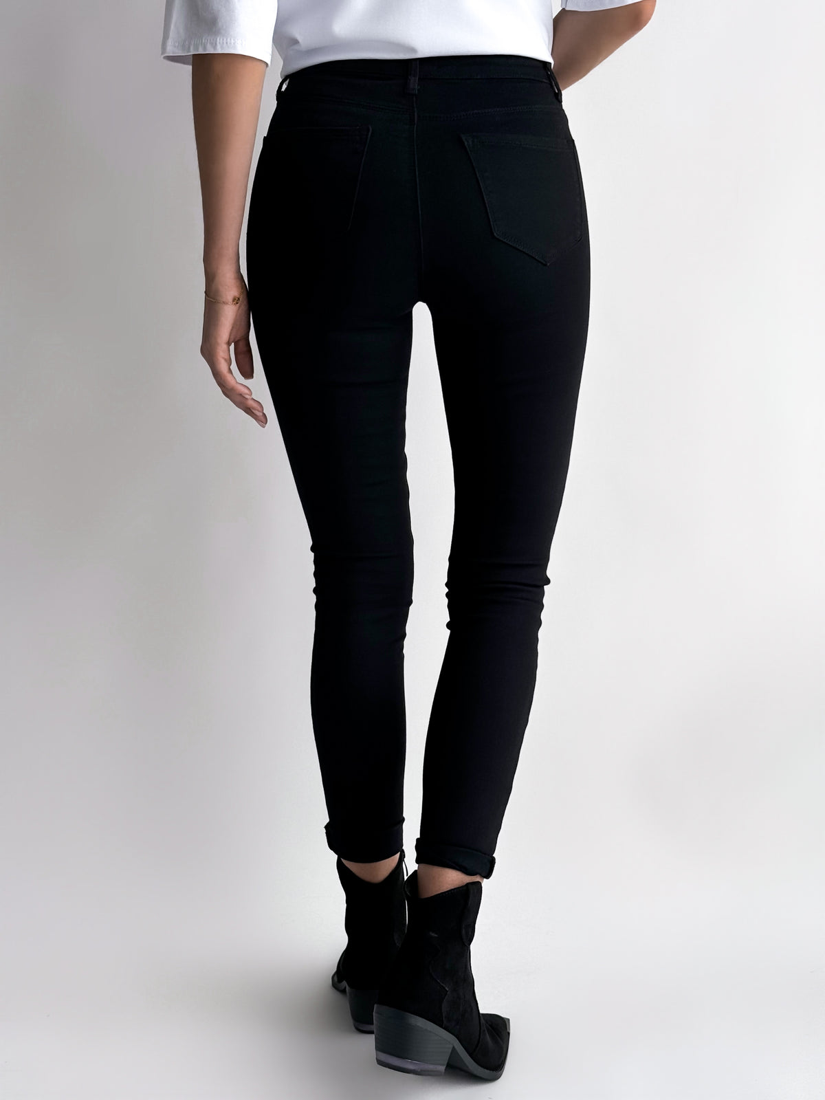 SKINNY modelio moteriški džinsai ALABAMA Juoda