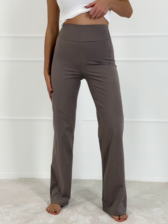 Figūrą formuojančios plačios tamprios kelnės VARUNNA Kapučino
