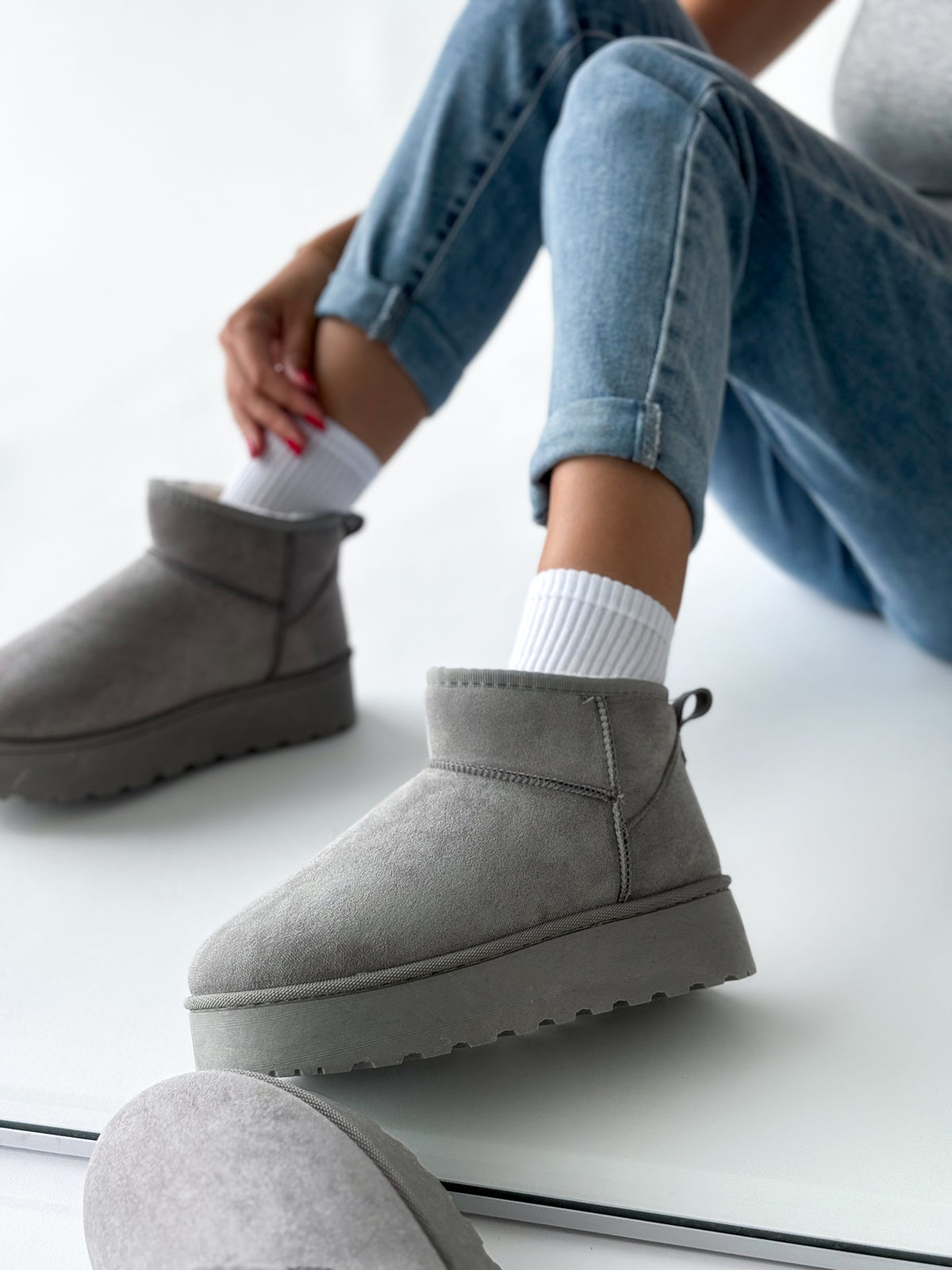 moteriski-ugg-stiliaus-aulinukai-su-platforma-beck-pilka