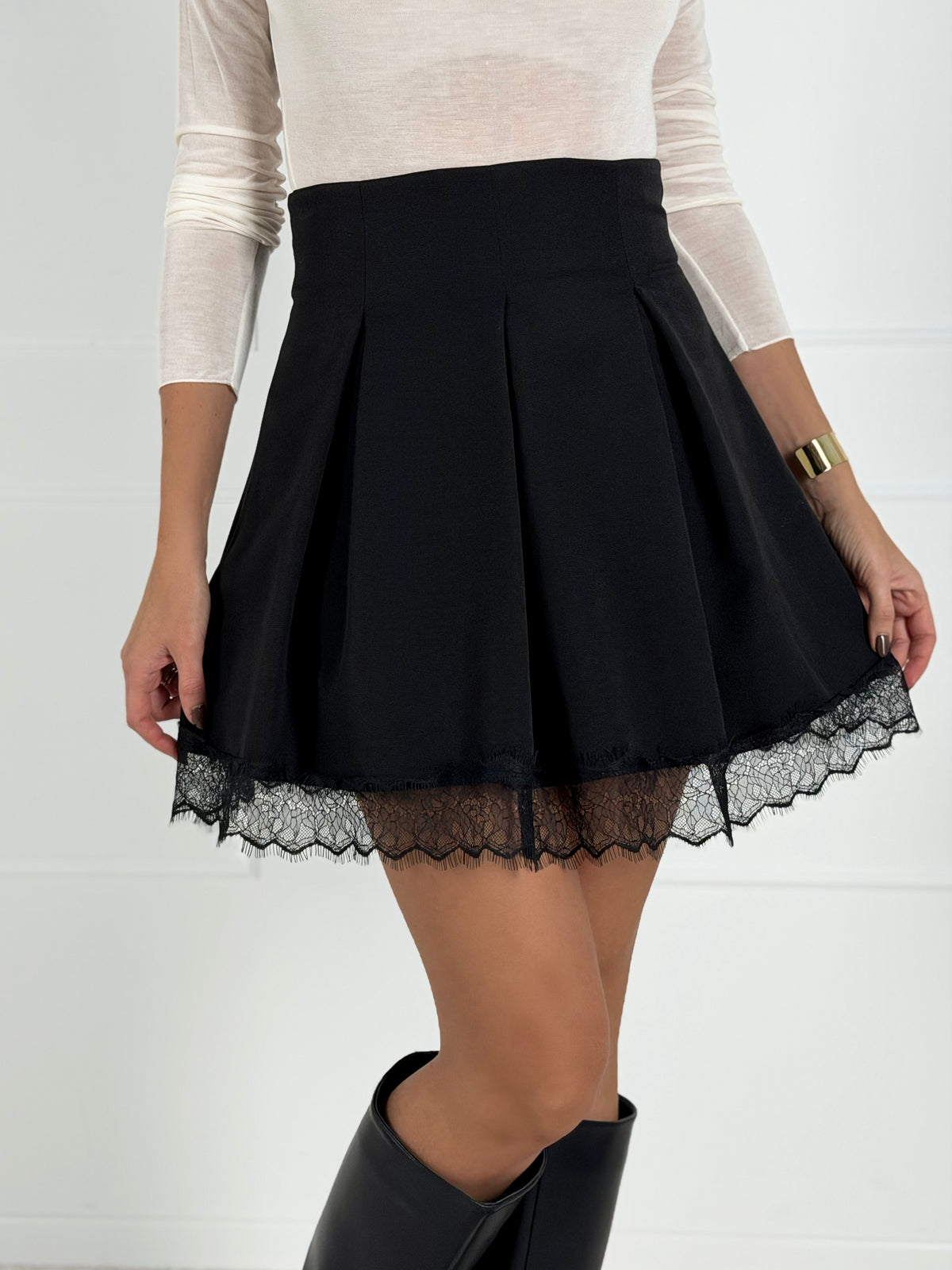 Moteriškas itališkas sijonas LIZBETH Juoda