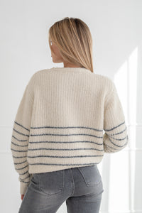 Moteriškas šiltas megztinis su vilna ODELIA Balta