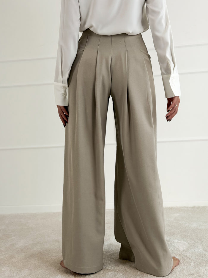 Moteriškos plačios klasikinės kelnės MADHU Kreminė