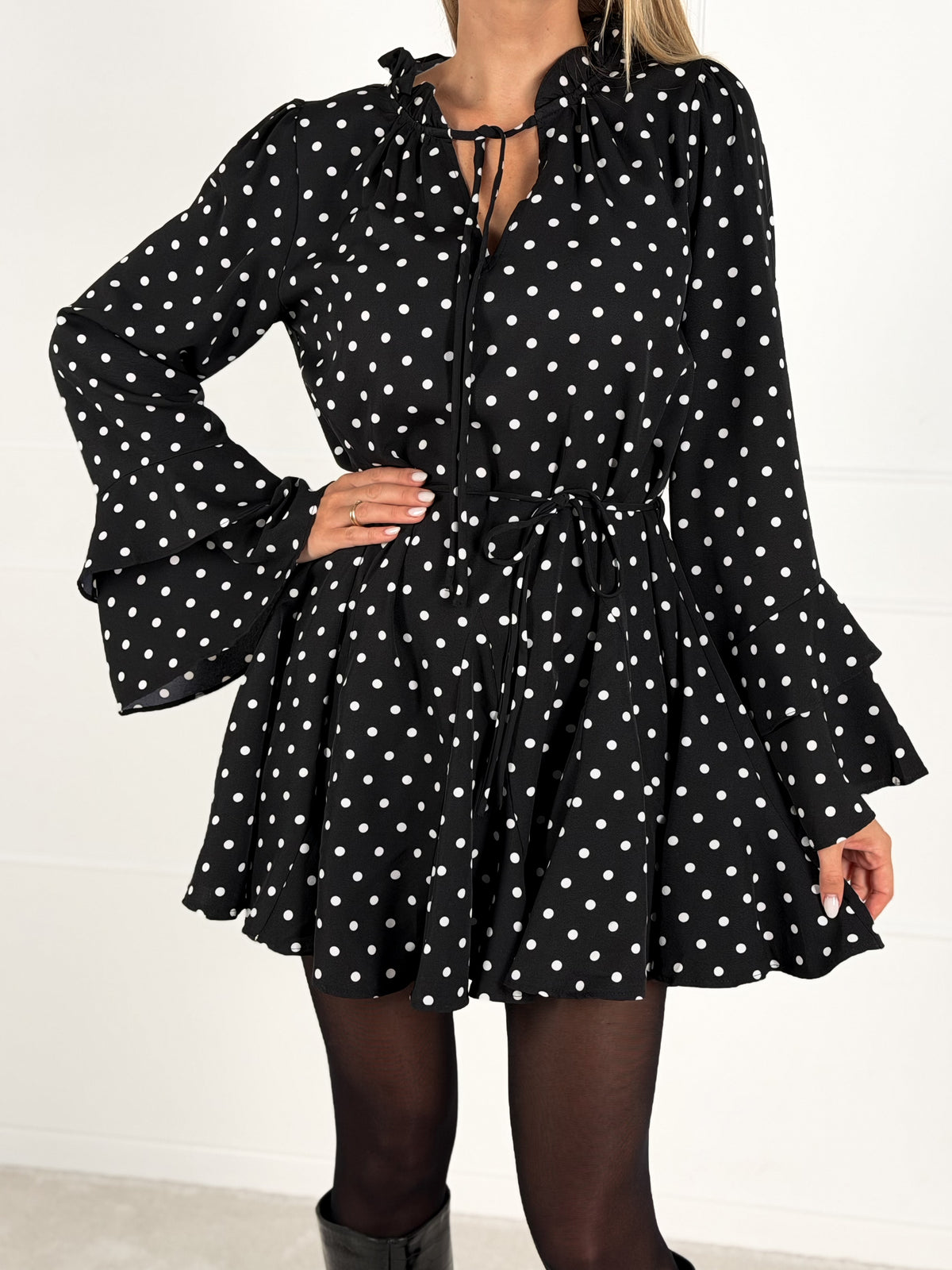 Moteriška taškuota suknelė MARGARITA Juoda