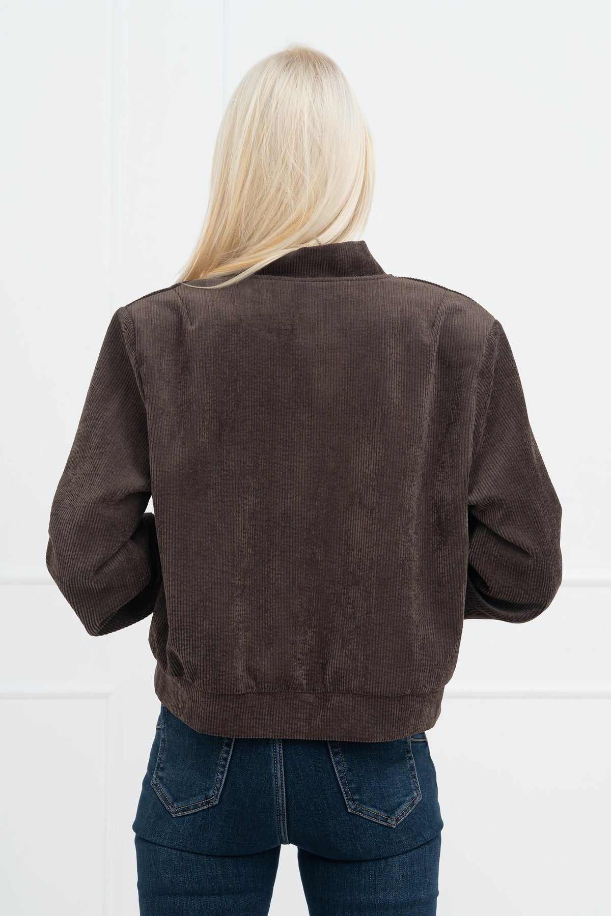 Moteriškas velvetinis bomber stiliaus užsagstomas švarkas BRIANA Ruda