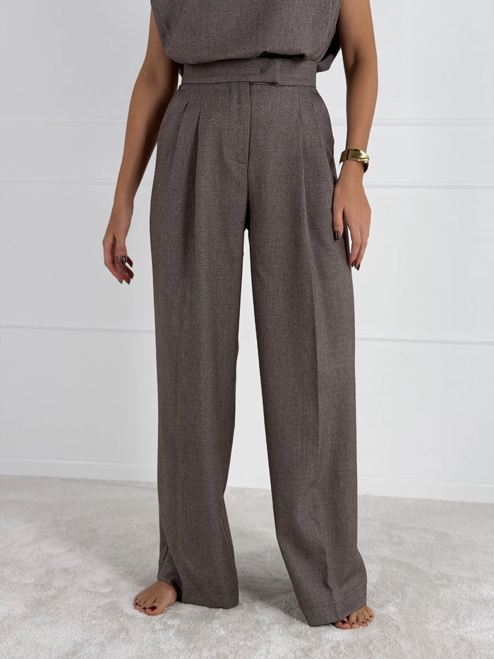 Moteriškos plačios klasikinės kelnės JULIETA Ruda