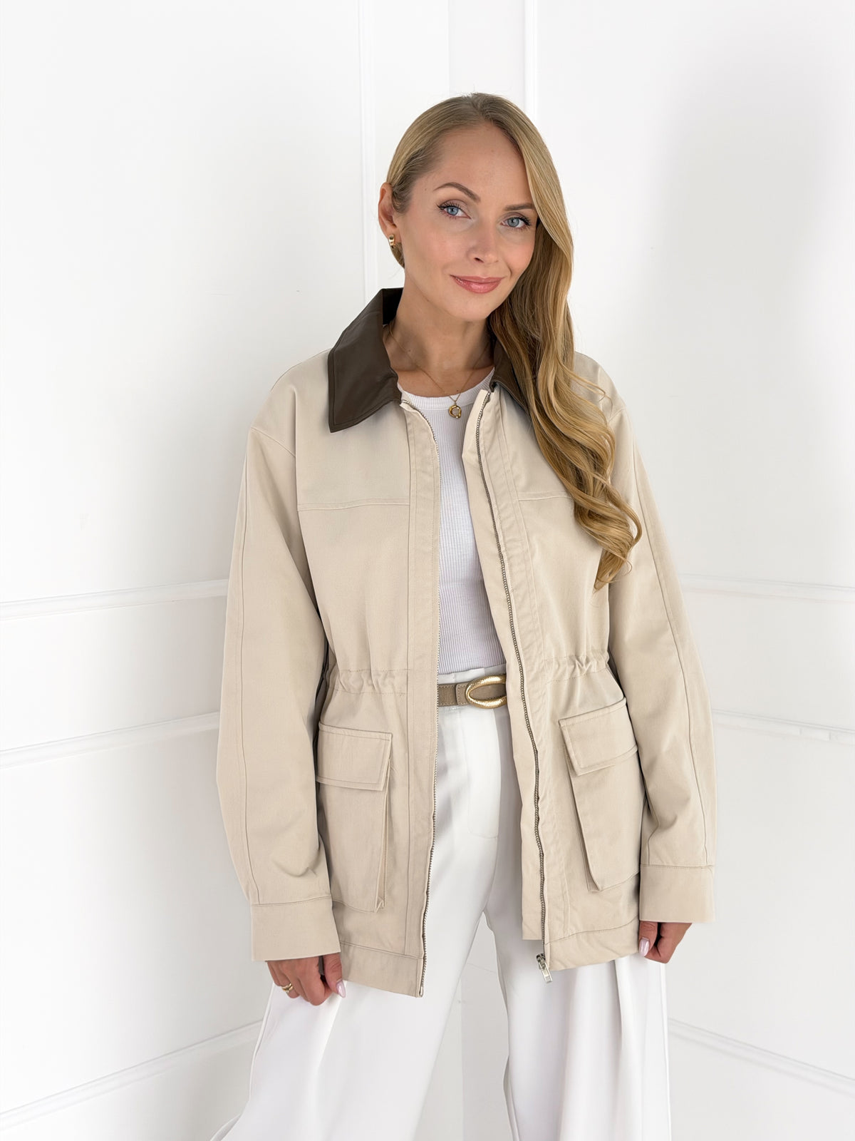 Moteriška striukė SIMONE Kreminė