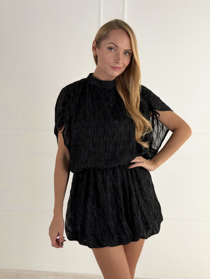 Moteriška blizgi šventinė suknelė DEMITRA Juoda