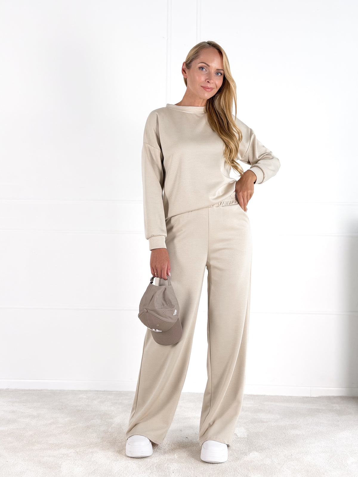 Moteriškas laisvalaikio kostiumėlis ELLIE Kreminė