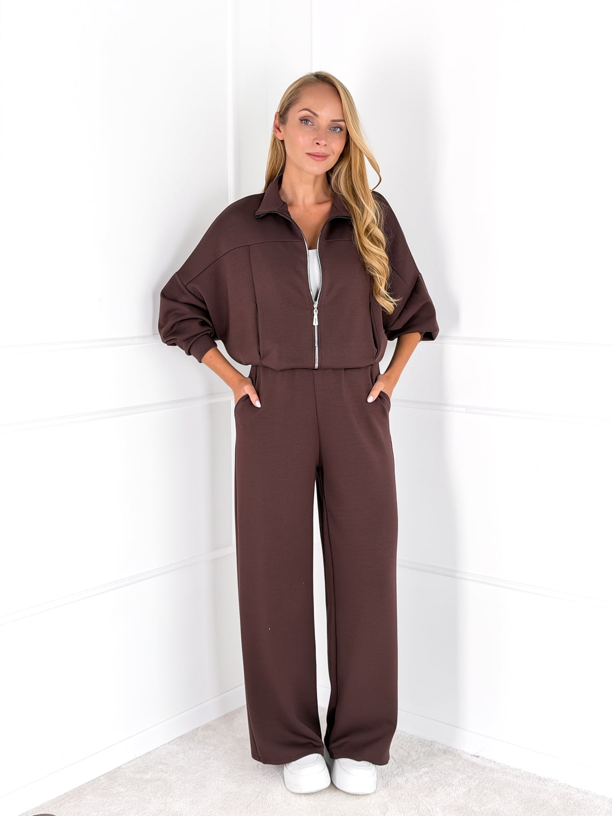 Moteriškas laisvalaikio kostiumėlis MARTHA Tamsiai ruda
