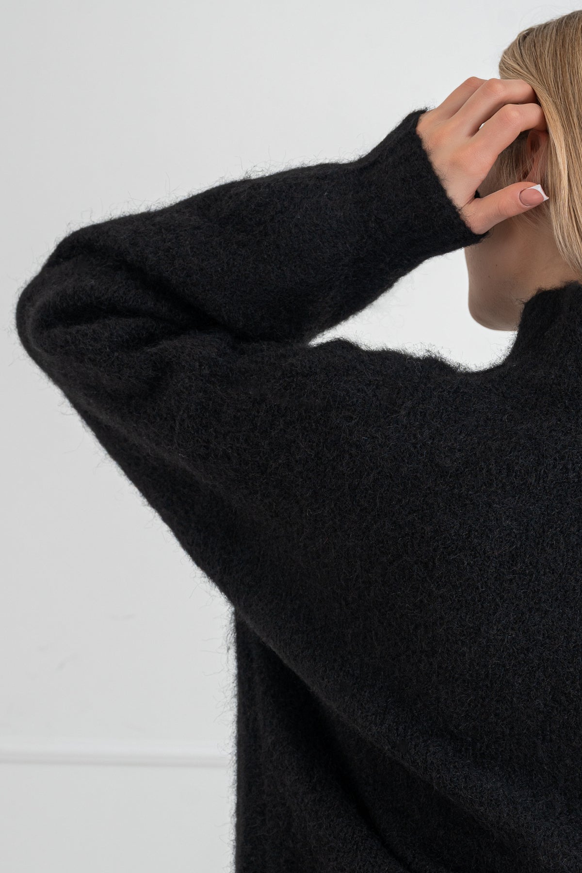 Moteriškas megztinis su vilna MELANIA Juoda