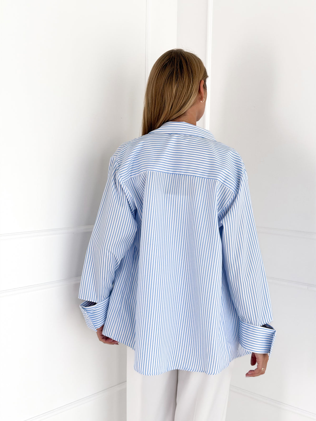 Moteriški dryžuoti klasikiniai marškiniai CHEVY Mėlyna