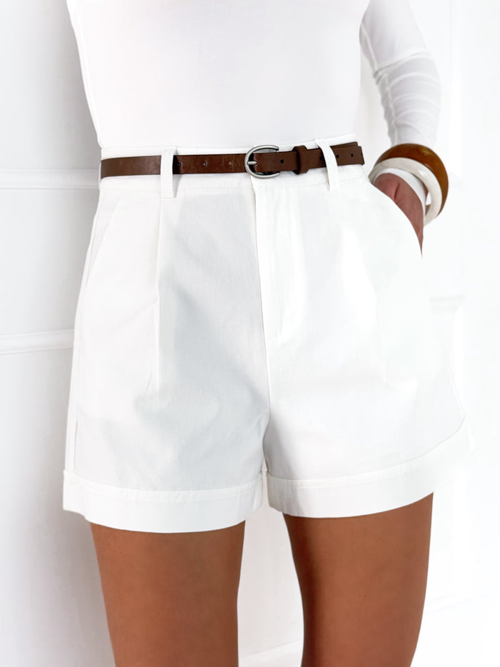 Moteriški šortai su diržu CLYDE Balta