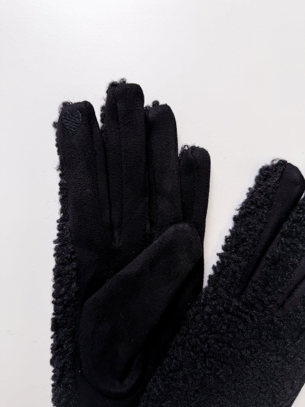 Moteriškos teddy pirštinės ANNIE Juoda