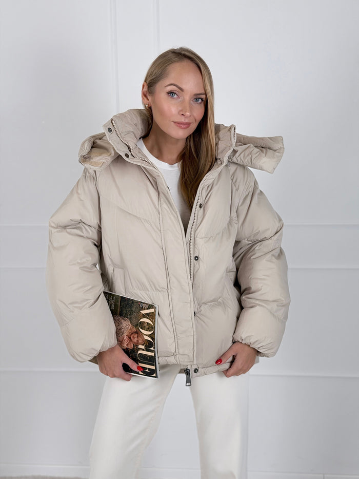 Moteriška šilta striukė su gobtuvu PABLO Kreminė