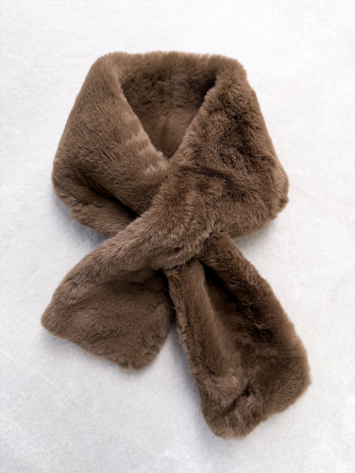 Moteriškas šiltas kailinis šalikas TEGAN Ruda